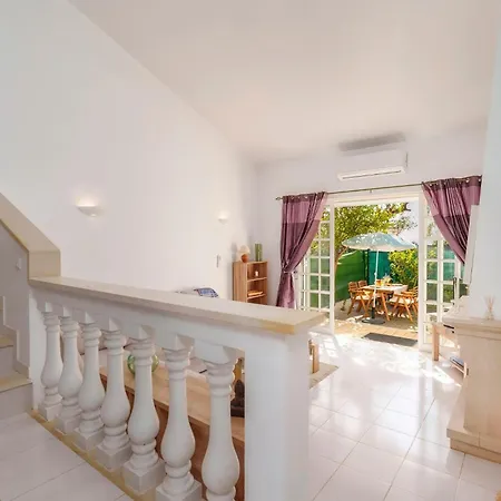 Moradia 2 Quartos Quinta Do Poco 度假居 *